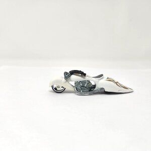 2005 Hot Wheels #078 Rebel Rides 3/5 W-OOZIE 1:64 White Variant (g5)